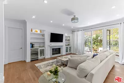 133 S Oakhurst #108 Dr, Beverly Hills, CA 90212 - Photo 1