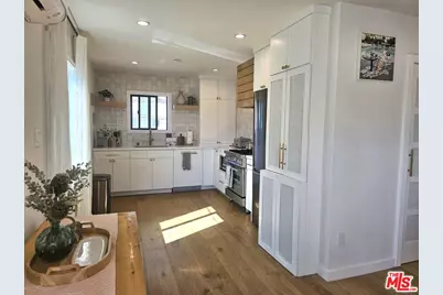 17 Sunset Ave #3, Venice, CA 90291 - Photo 1