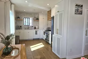 17 Sunset Ave, Venice, CA 90291 - Photo 1