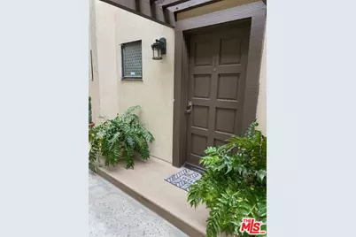 913 17th St #1, Santa Monica, CA 90403 - Photo 1