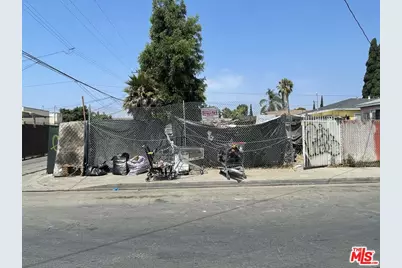8511 Holmes Ave, Los Angeles, CA 90001 - Photo 1
