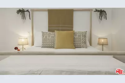 718 Vernon Ave, Venice, CA 90291 - Photo 1