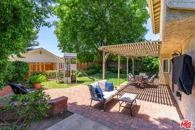 212 Cedar Heights Dr, Thousand Oaks, CA 91360 - Photo 1