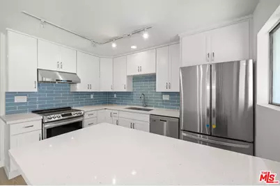 333 Newport Ave #101, Long Beach, CA 90814 - Photo 1