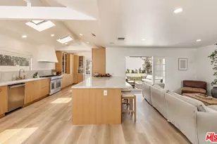 13035 Rose Ave, Los Angeles, CA 90066 - Photo 1