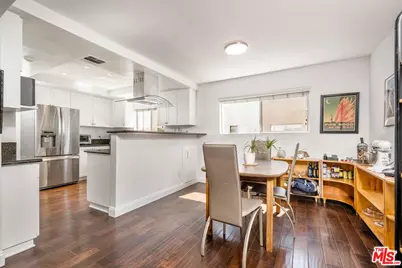 18550 Hatteras St #32, Tarzana, CA 91356 - Photo 1