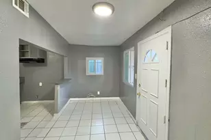 4052 W 103rd St, Inglewood, CA 90304 - Photo 1