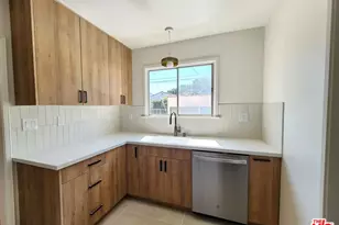 339 N Gardner St, Los Angeles, CA 90036 - Photo 1