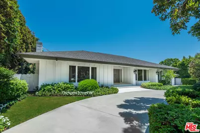 374 Homewood Rd, Los Angeles, CA 90049 - Photo 1