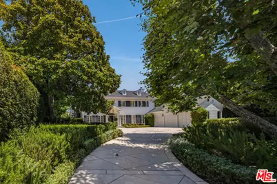 130 S Cliffwood Ave, Los Angeles, CA 90049 - Photo 1