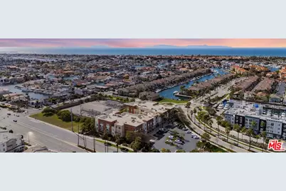 1901 S Victoria Ave #112, Oxnard, CA 93035 - Photo 1