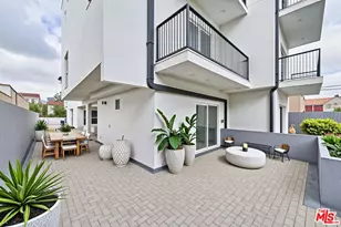 1108 Queen Anne Pl #1108 1/2, Los Angeles, CA 90019 - Photo 1