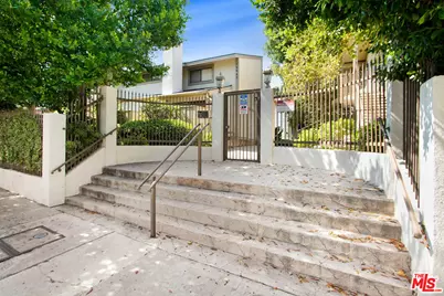 18445 Hatteras St #102, Tarzana, CA 91356 - Photo 1