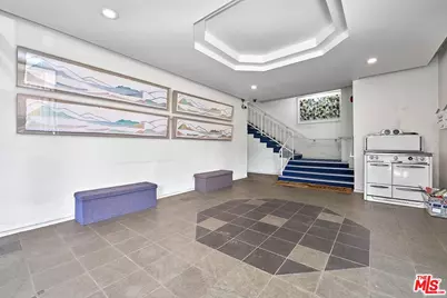 326 S Manhattan Pl #209, Los Angeles, CA 90020 - Photo 1