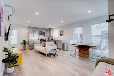 1875 W 20th St, Los Angeles, CA 90007 - Photo 1