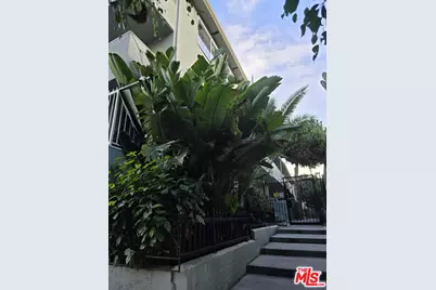 350 S Hobart Blvd #5, Los Angeles, CA 90020 - Photo 1