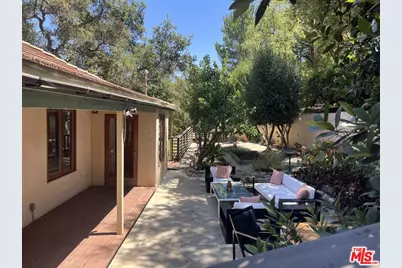 19747 Horseshoe Dr, Topanga, CA 90290 - Photo 1