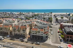 235 Main St, Venice, CA 90291 - Photo 1