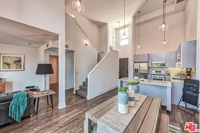 1168 S Barrington Ave #603, Los Angeles, CA 90049 - Photo 1