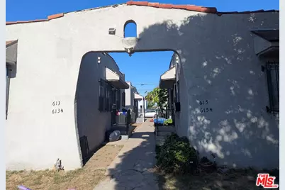 613 E 83rd St, Los Angeles, CA 90001 - Photo 1