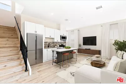 16698 W Moorpark St, Encino, CA 91436 - Photo 1