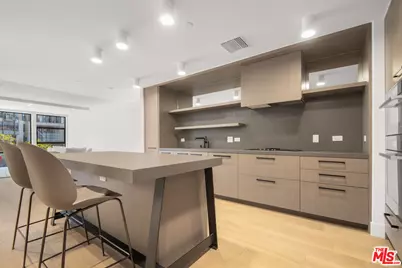 10777 Wilshire Blvd #206, Los Angeles, CA 90024 - Photo 1