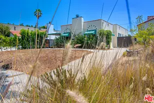 832 S Citrus Ave, Los Angeles, CA 90036 - Photo 1