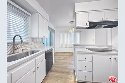 817 E Nutwood St #7, Inglewood, CA 90301 - Photo 1