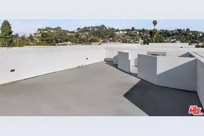 2499 W Shenyad Ct, Los Angeles, CA 90065 - Photo 1