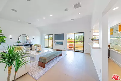 10611 Ashton Ave #1, Los Angeles, CA 90024 - Photo 1