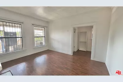 5161 S Vermont Ave #11, Los Angeles, CA 90037 - Photo 1