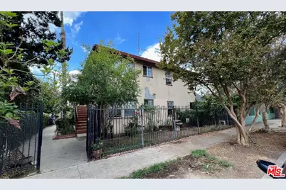 5919 Whitnall Hwy, North Hollywood, CA 91601 - Photo 1