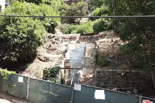 10021 Westwanda Dr, Beverly Hills, CA 90210 - Photo 1