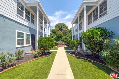 11683 Chandler Blvd #11683 1/2, North Hollywood, CA 91601 - Photo 1