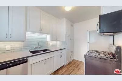 11284 Montana Ave #12, Los Angeles, CA 90049 - Photo 1