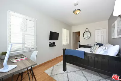 16 Clubhouse Ave #16, Venice, CA 90291 - Photo 1