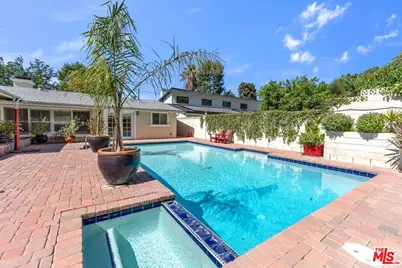 23264 Calvert St, Woodland Hills, CA 91367 - Photo 1