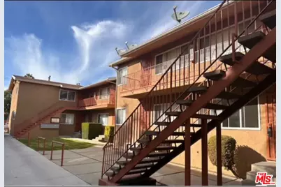 6208 S Victoria Ave #8, Los Angeles, CA 90043 - Photo 1