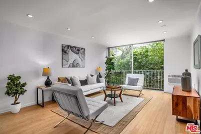 11645 Montana Ave #216, Los Angeles, CA 90049 - Photo 1