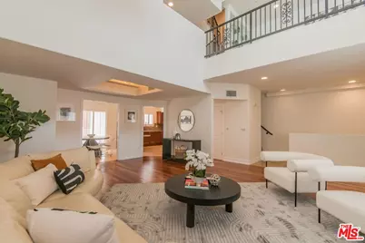 1747 S Barrington Ave #102, Los Angeles, CA 90025 - Photo 1