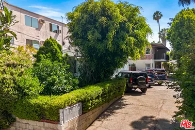 948 Palm Ave, West Hollywood, CA 90069 - Photo 1