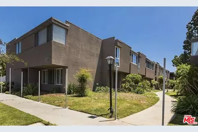 18110 Killion St #5, Tarzana, CA 91356 - Photo 1