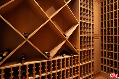 1031 Cove Way, Beverly Hills, CA 90210 - Photo 1