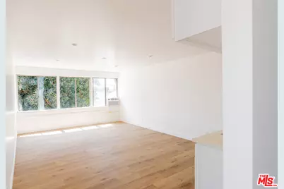 153 W 51st St #B, Los Angeles, CA 90037 - Photo 1