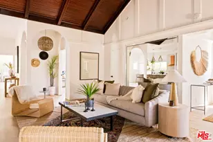 1638 S Van Ness Ave, Los Angeles, CA 90019 - Photo 1