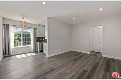 1330 S Barrington Ave #15, Los Angeles, CA 90025 - Photo 1