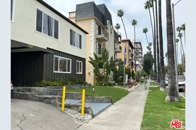 517 S Kenmore Ave #12, Los Angeles, CA 90020 - Photo 1