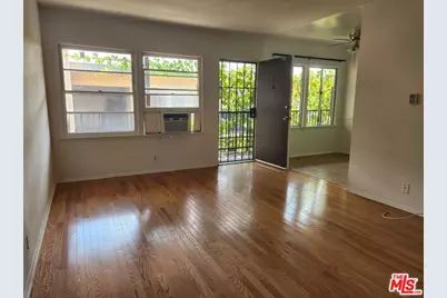 939 N Stanley Ave #6, West Hollywood, CA 90046 - Photo 1