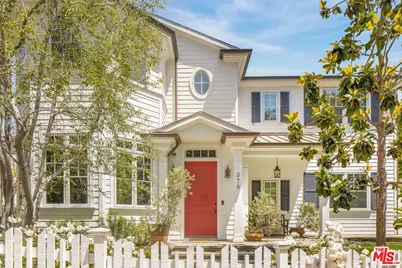 378 N Skyewiay Rd, Los Angeles, CA 90049 - Photo 1