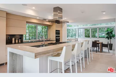 532 6th St, Manhattan Beach, CA 90266 - Photo 1